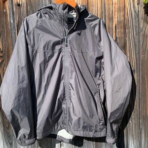 Simms XL men’s rain jacket in like new condition! Great for fishing or outdoor.
